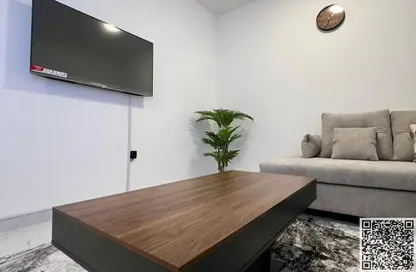 شقة - غرفة نوم - 1 حمام للايجار في مساكن كورنيش عجمان - طريق كورنيش عجمان - عجمان