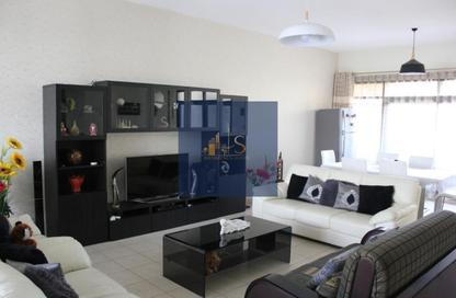 Apartment - 2 Bedrooms - 2 Bathrooms for rent in Al Ghaf 2 - Al Ghaf - Greens - Dubai