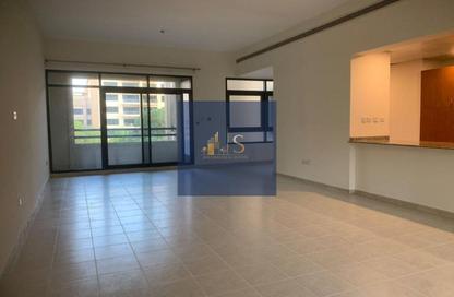 Apartment - 2 Bedrooms - 2 Bathrooms for rent in Al Ghaf 2 - Al Ghaf - Greens - Dubai