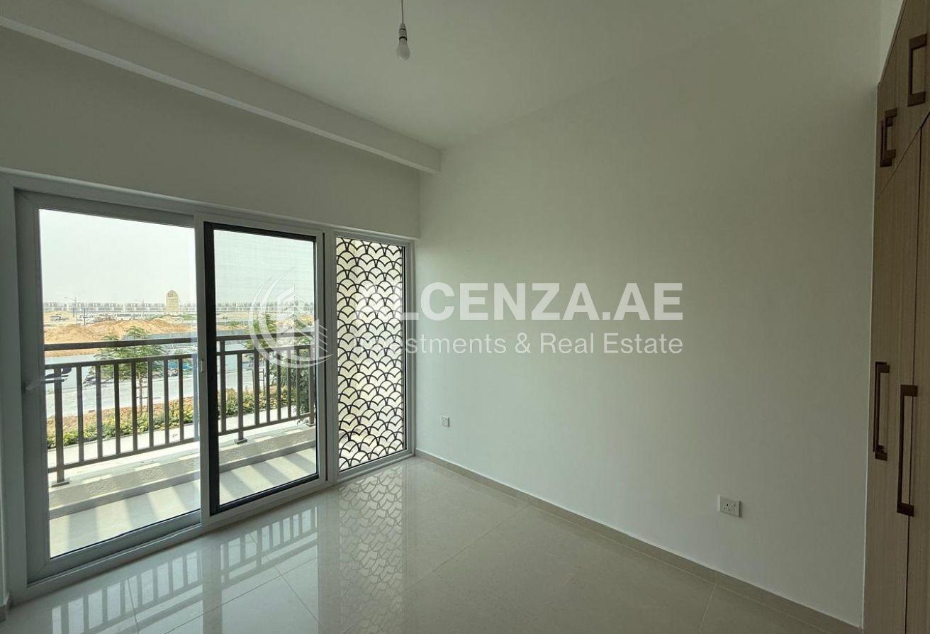 UNFURNISHED | SPACIOUS | COMMUNITY VIEW photo 5