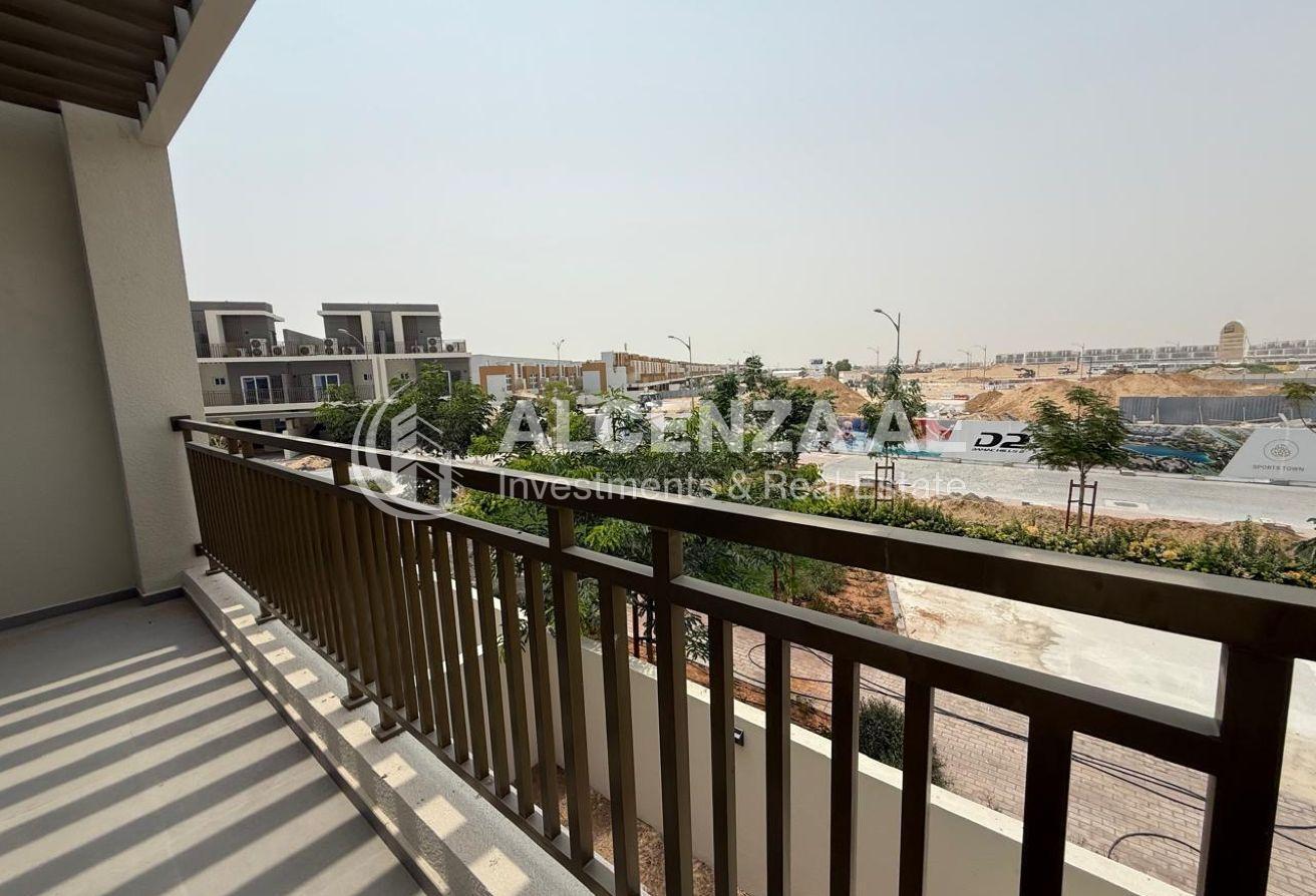 UNFURNISHED | SPACIOUS | COMMUNITY VIEW photo 12