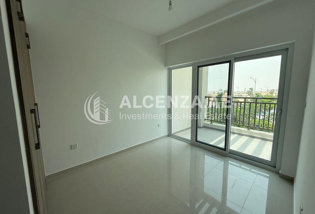 UNFURNISHED | SPACIOUS | COMMUNITY VIEW photo 6