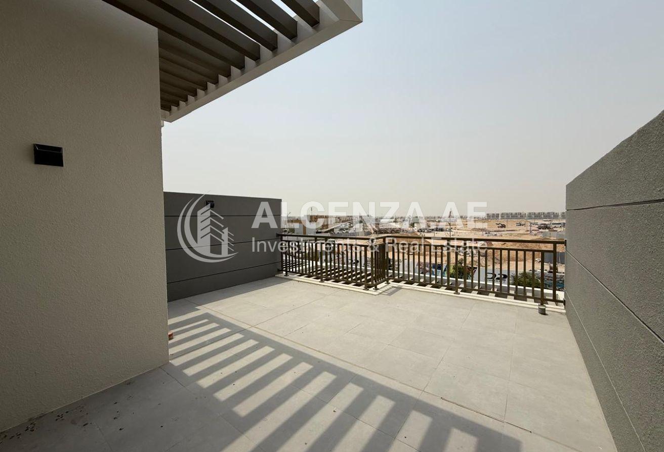 UNFURNISHED | SPACIOUS | COMMUNITY VIEW photo 14