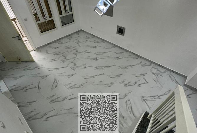 93138635 - Property Image 2