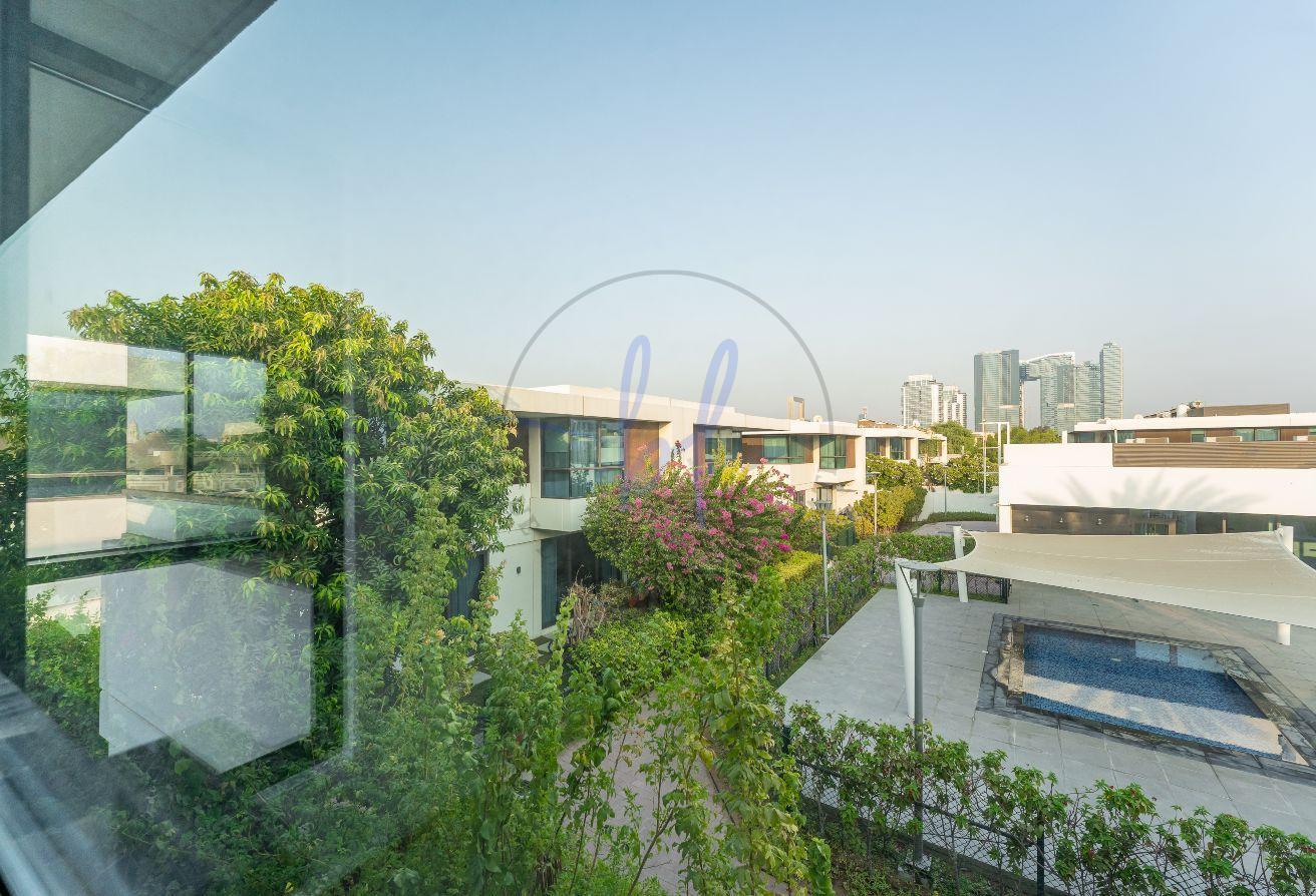 Backing the Pool | 4B/R+M Townhouse | Modern Home photo 11