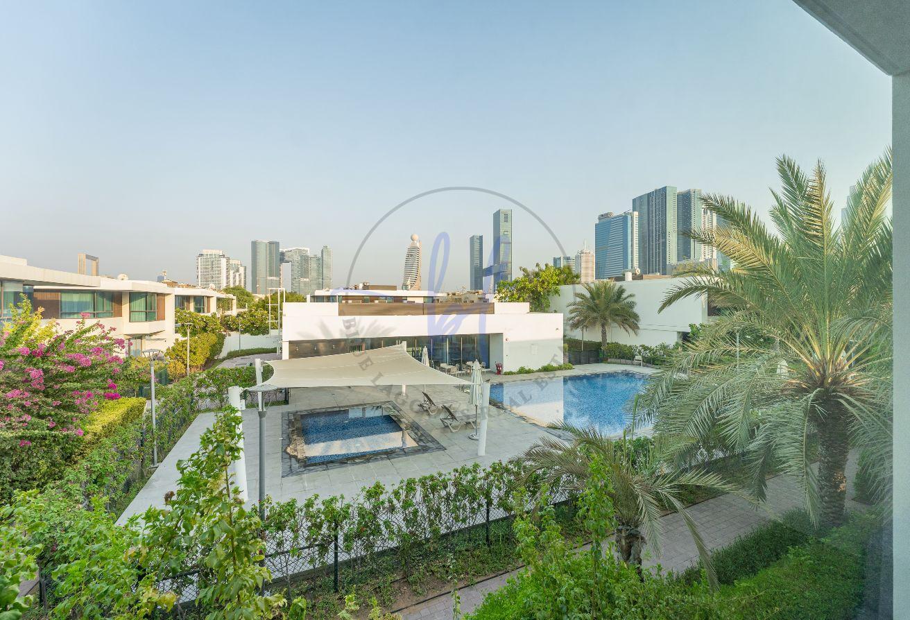 Backing the Pool | 4B/R+M Townhouse | Modern Home photo 10