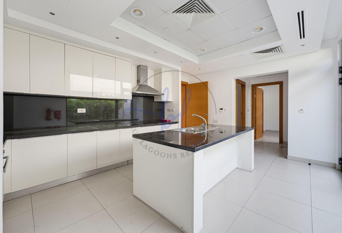 Backing the Pool | 4B/R+M Townhouse | Modern Home photo 9
