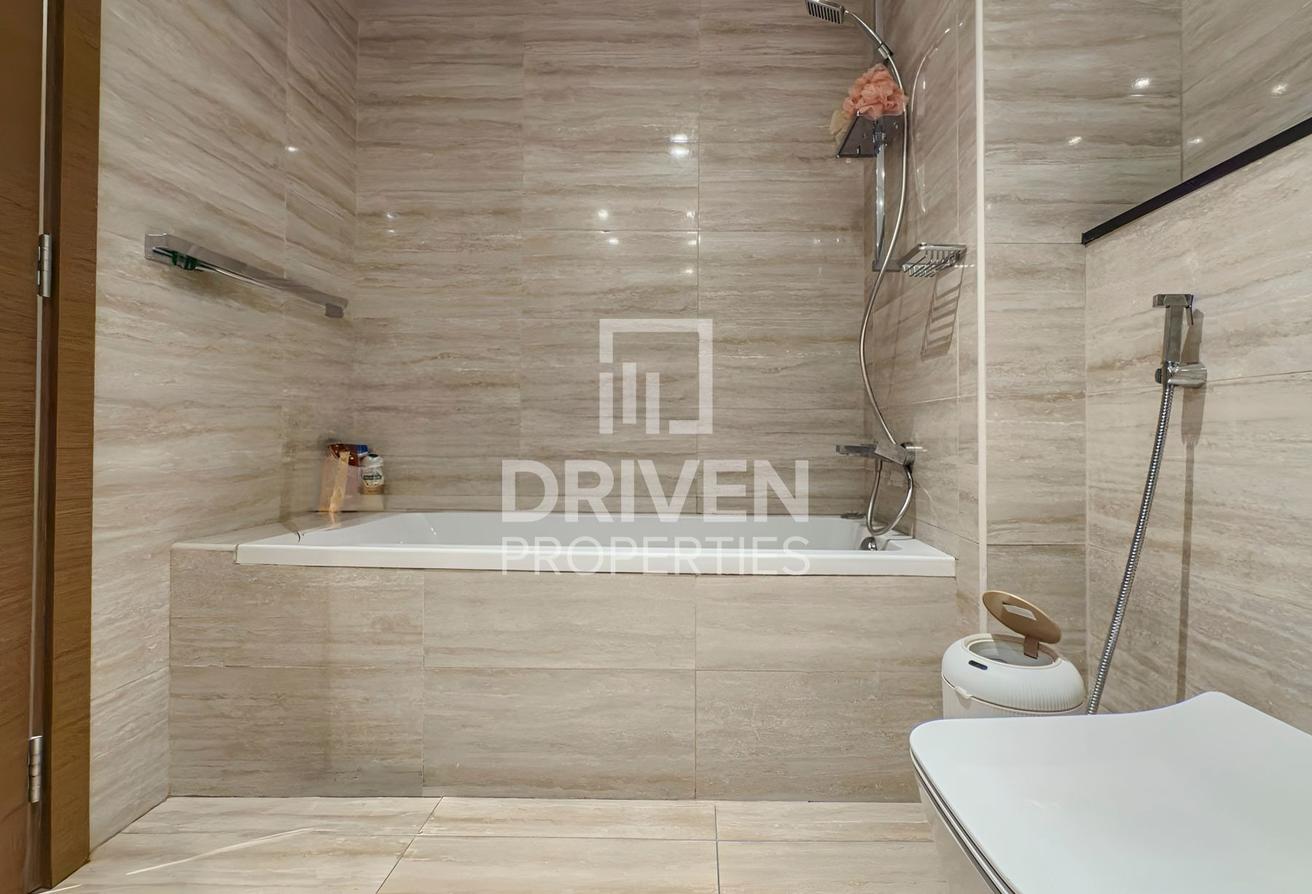 Corner Apt | Private Elevator | Canal View photo 9