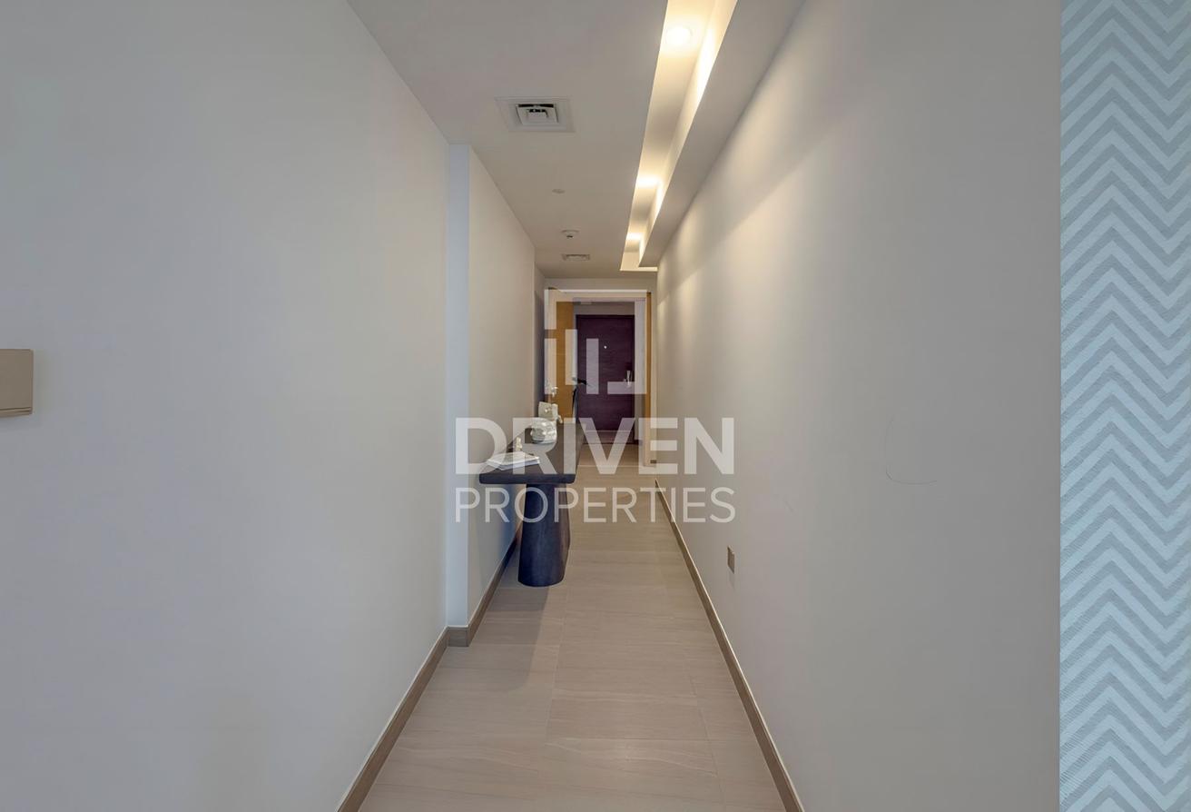 Corner Apt | Private Elevator | Canal View photo 8
