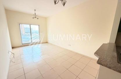 Apartment - 1 Bedroom - 2 Bathrooms for rent in Mazaya 10A - Queue Point - Liwan - Dubai