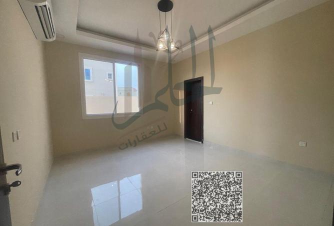 121107000 - Property Image 2