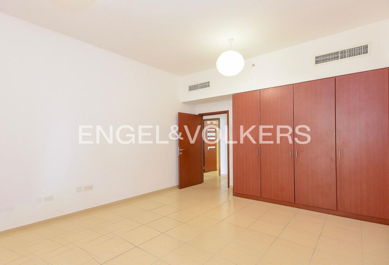 High Floor I Unfurnished I Specious Layout photo 14