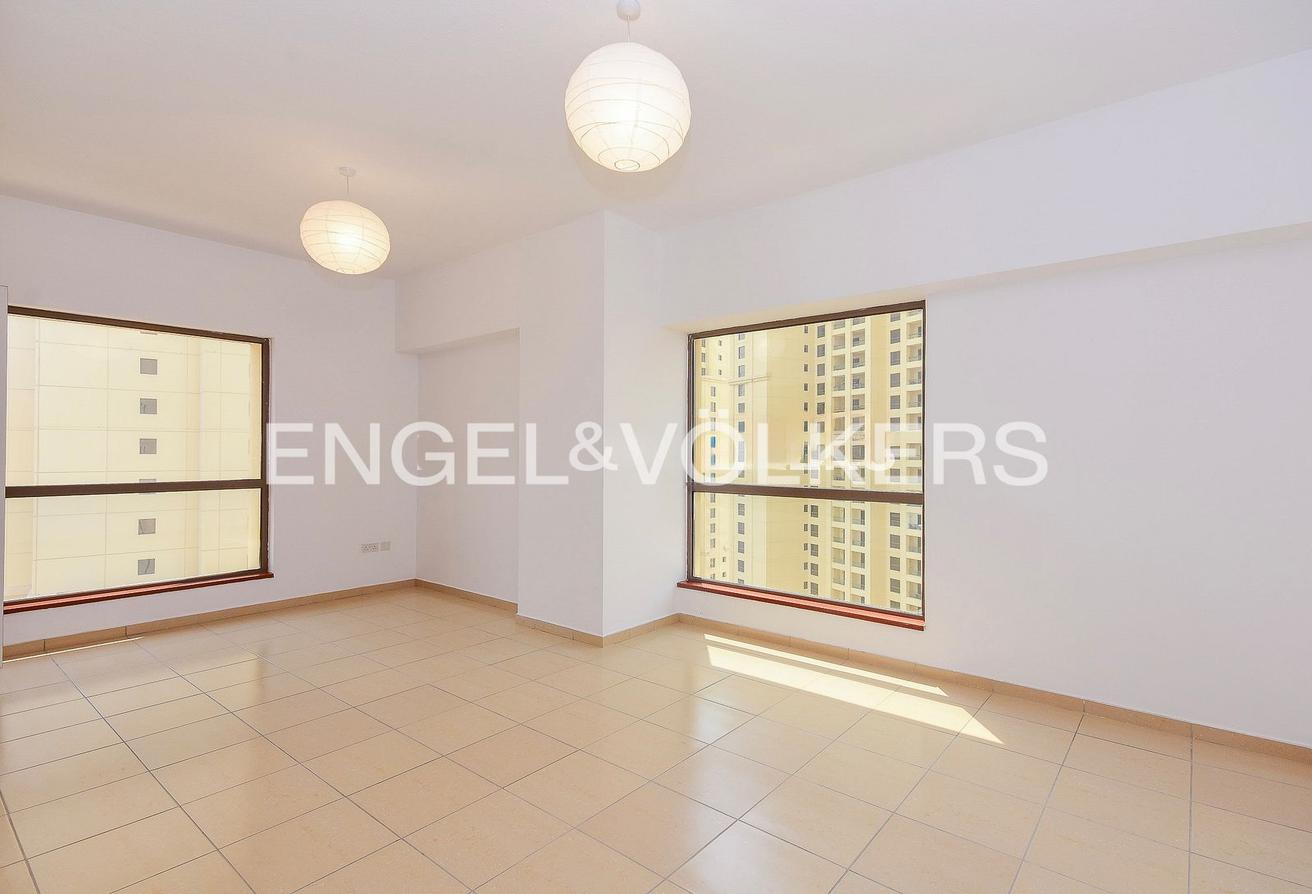 High Floor I Unfurnished I Specious Layout photo 7