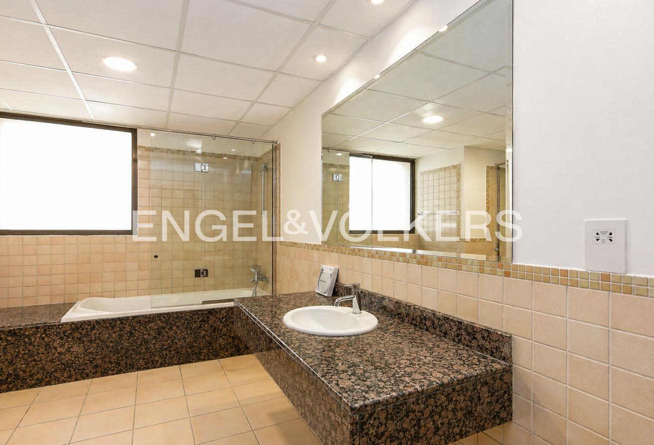 High Floor I Unfurnished I Specious Layout photo 13