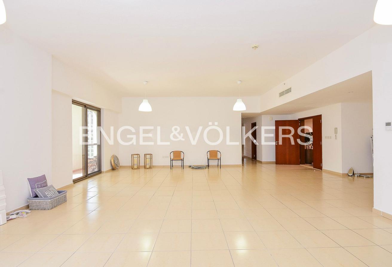 High Floor I Unfurnished I Specious Layout photo 6