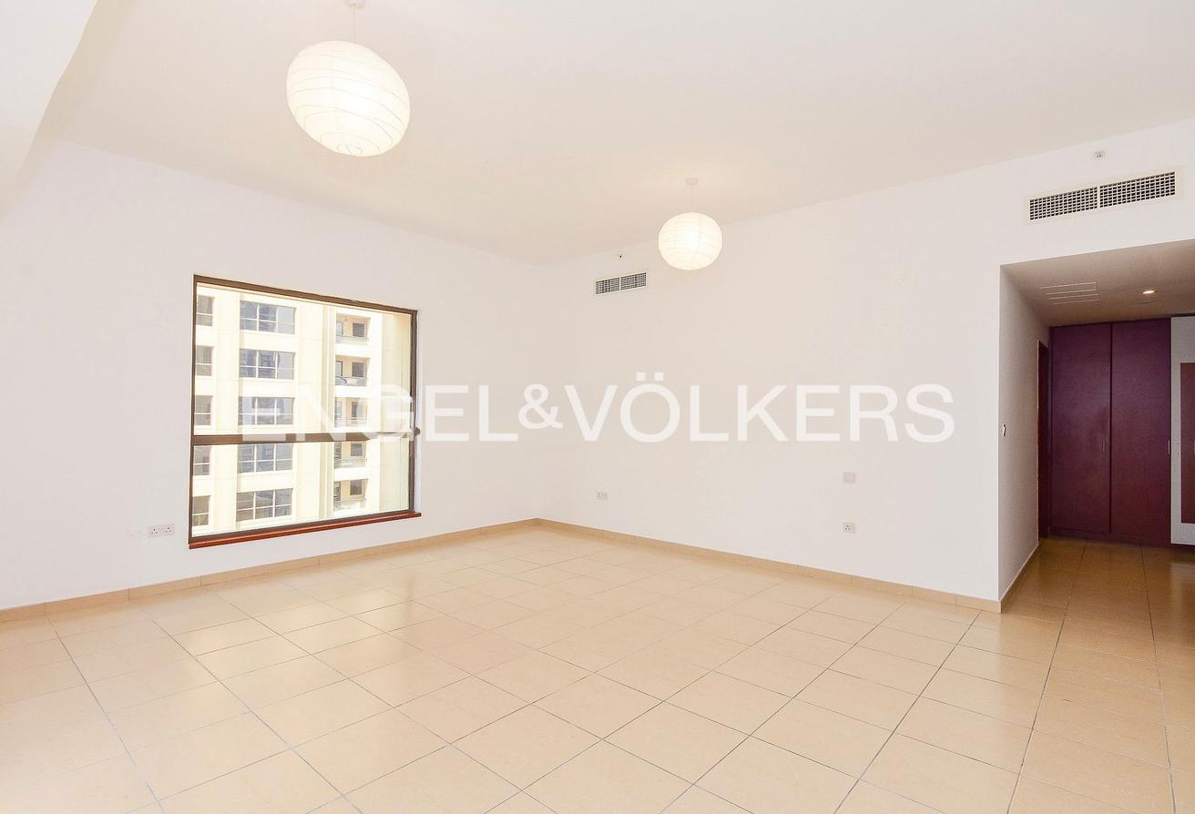 High Floor I Unfurnished I Specious Layout photo 12