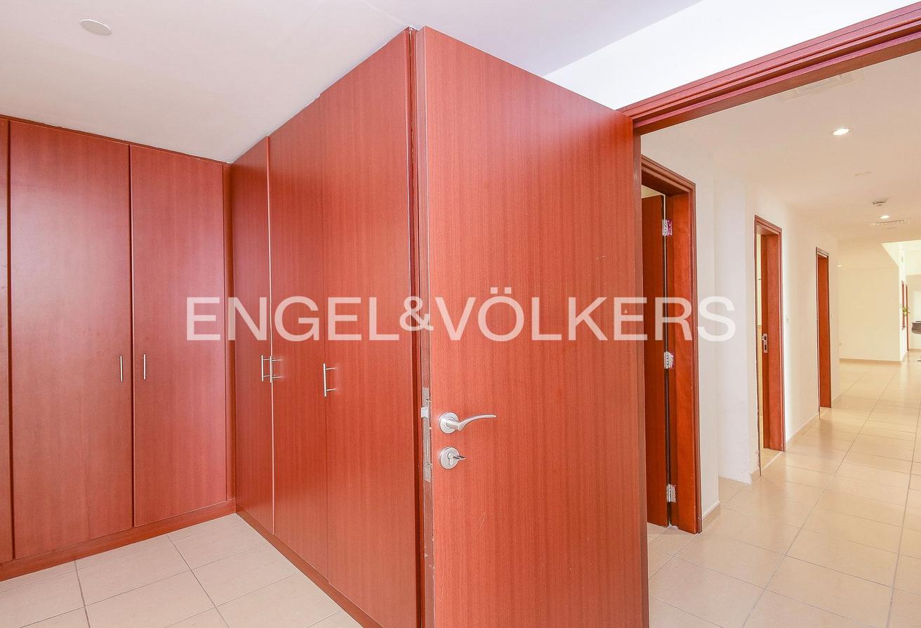 High Floor I Unfurnished I Specious Layout photo 19