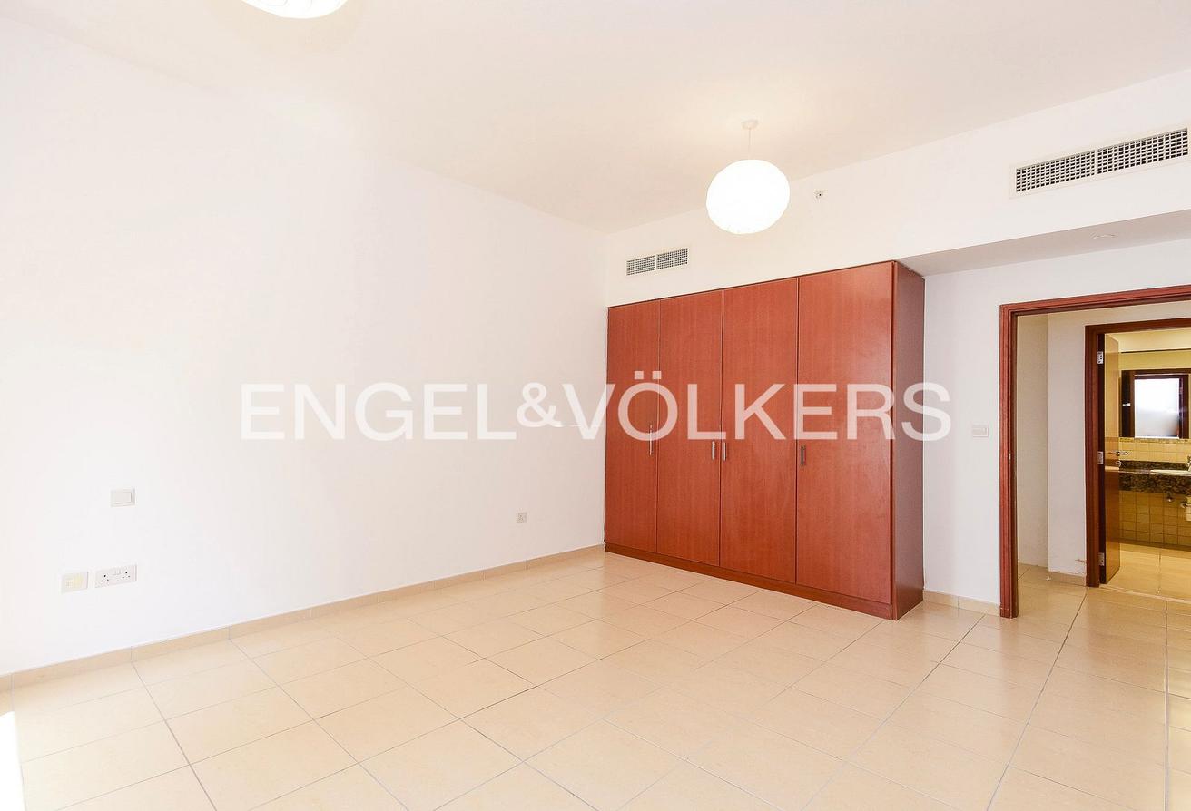 High Floor I Unfurnished I Specious Layout photo 17