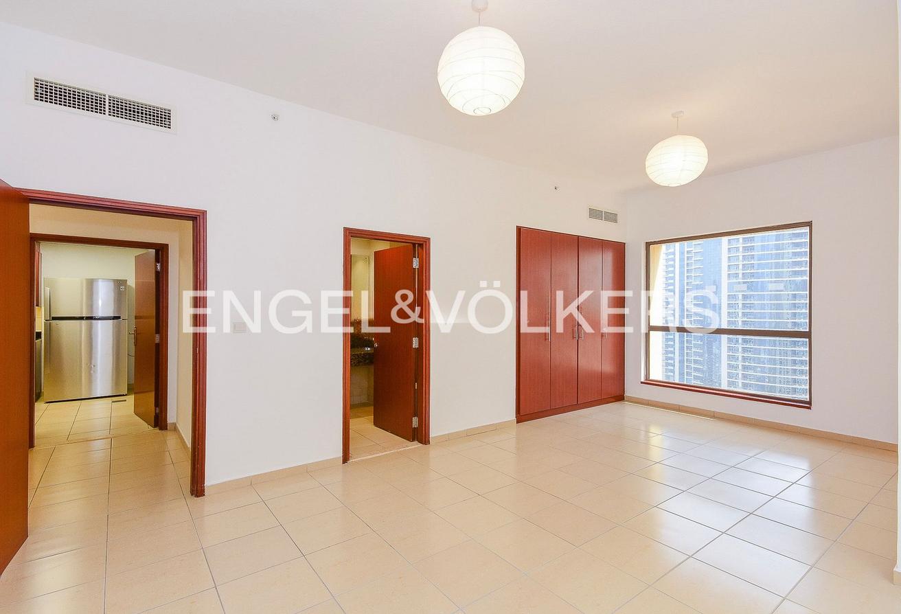 High Floor I Unfurnished I Specious Layout photo 10