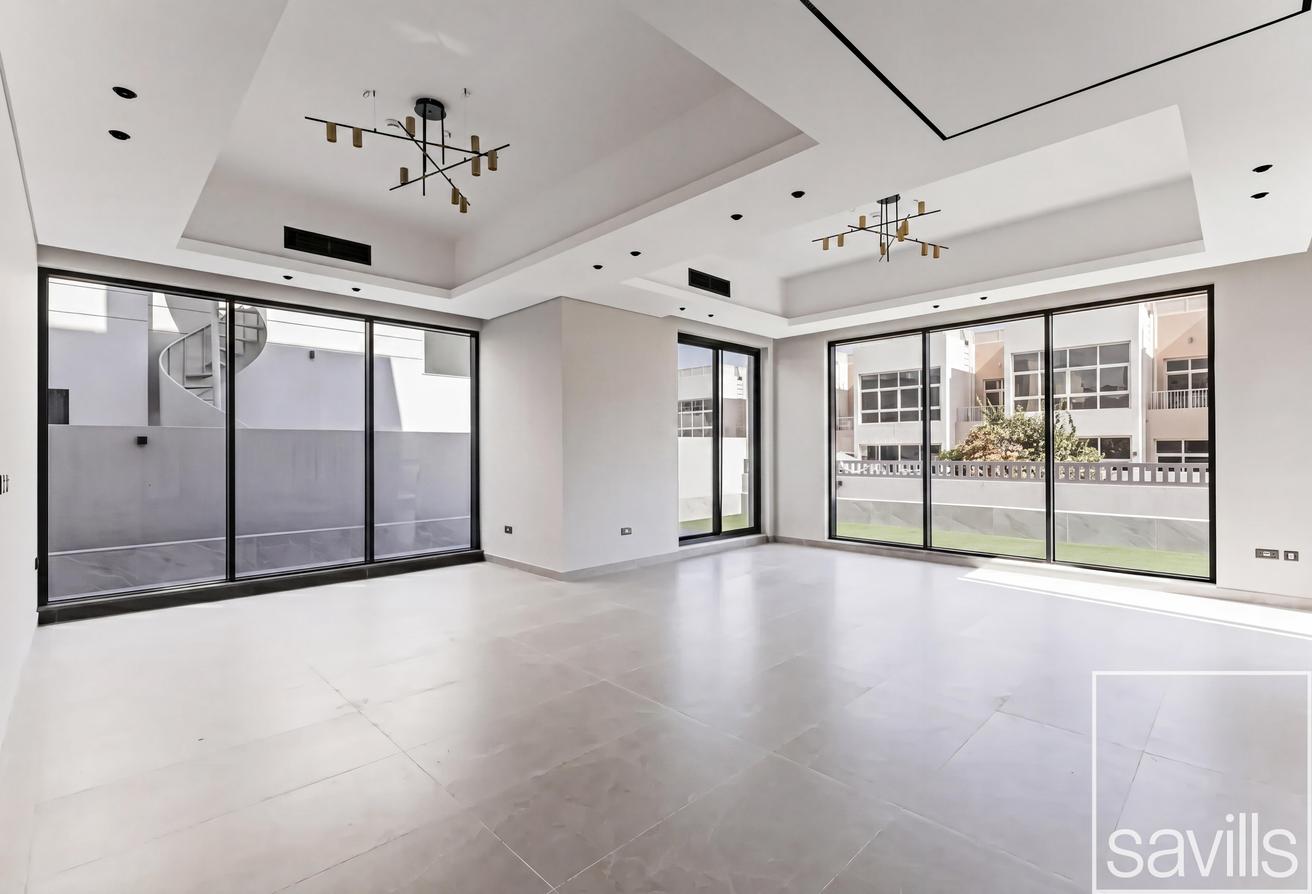 Large Villa | Private Elevator | 4 Cheques photo 3