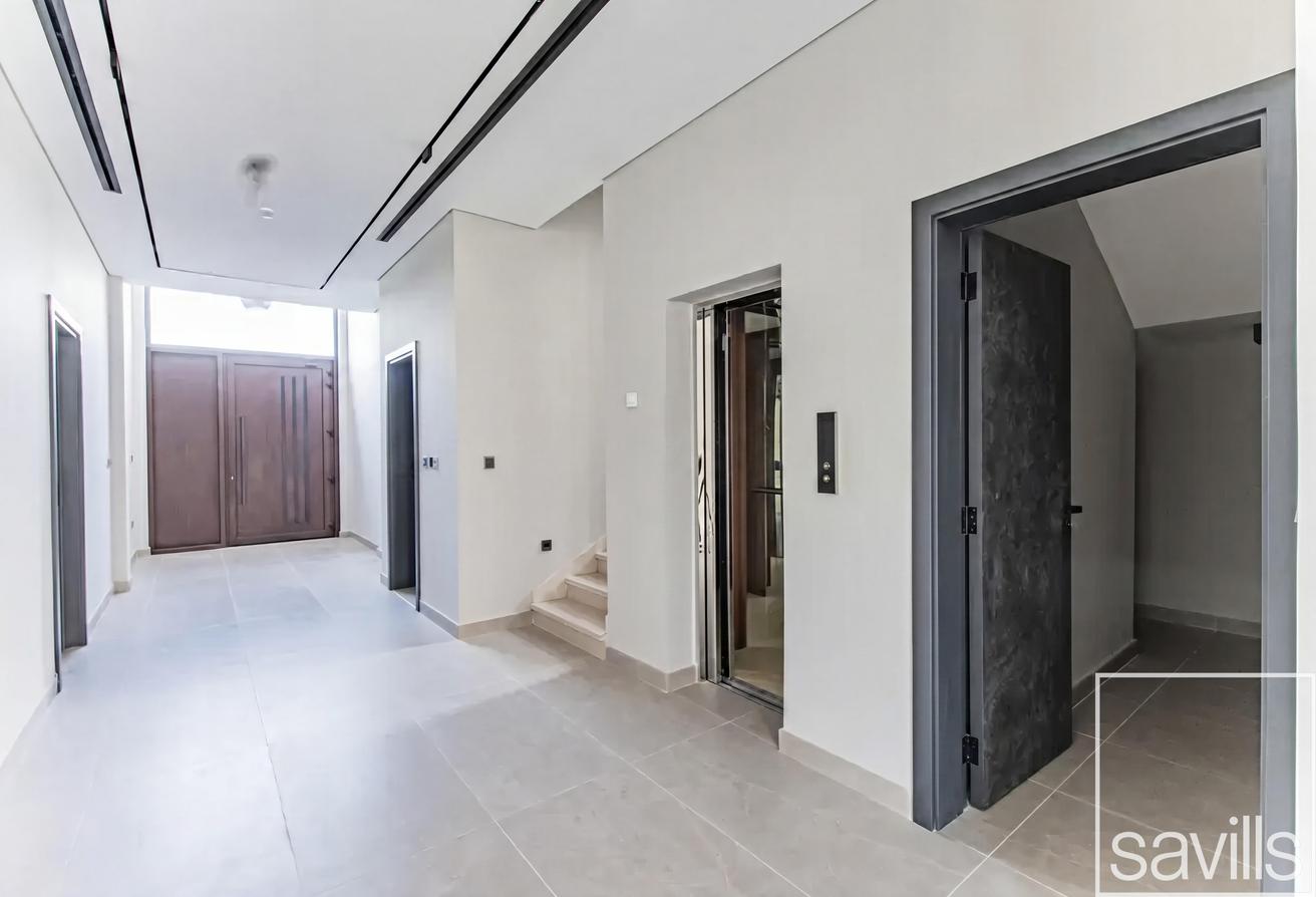 Large Villa | Private Elevator | 4 Cheques photo 15