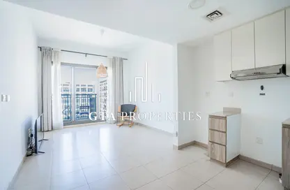 شقة - غرفة نوم - 2 حمامات للايجار في شقق يونا - تاون سكوير - دبي