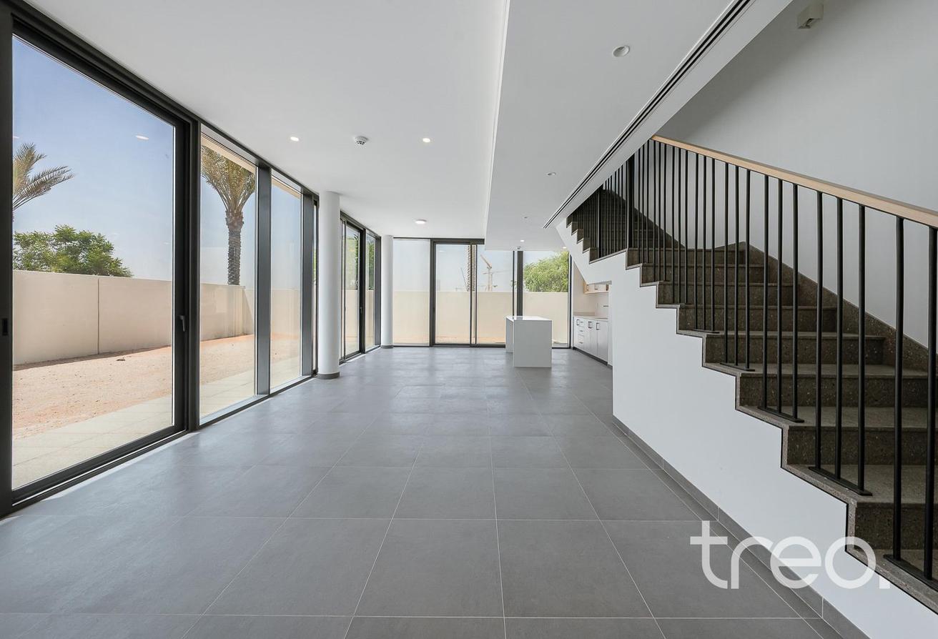 5 Bedroom Villa I Premium Location I JUNE photo 2