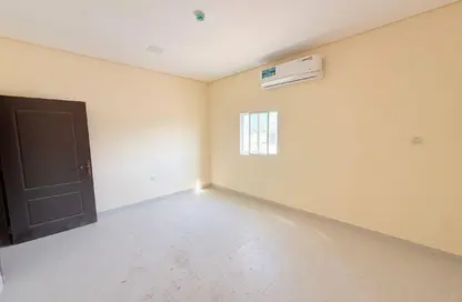 Office Space - Studio - 1 Bathroom for rent in Mussafah - Abu Dhabi