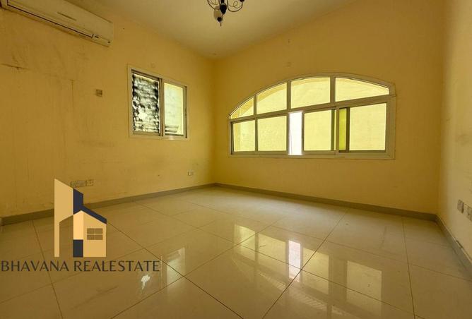 77370635 - Property Image 3