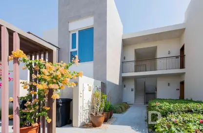 شقة - 3 غرف نوم - 2 حمامات للايجار في أوربانا المكدسة البيت بلوك 10 - أوربانا 1 - اوربانا - اعمار الجنوبية - دبي الجنوب (مركز دبي العالمي) - دبي