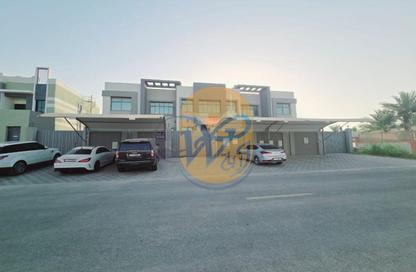 Villa - 4 Bedrooms - 5 Bathrooms for rent in Khuzam - Ras Al Khaimah