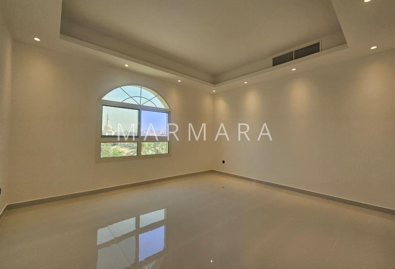 Spacious Renovated Independent villa |Private pool photo 12