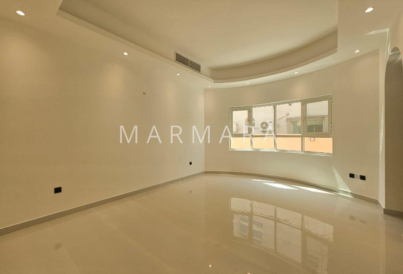 Spacious Renovated Independent villa |Private pool photo 16
