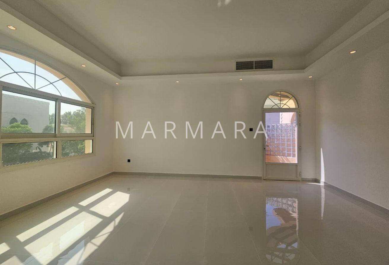 Spacious Renovated Independent villa |Private pool photo 14