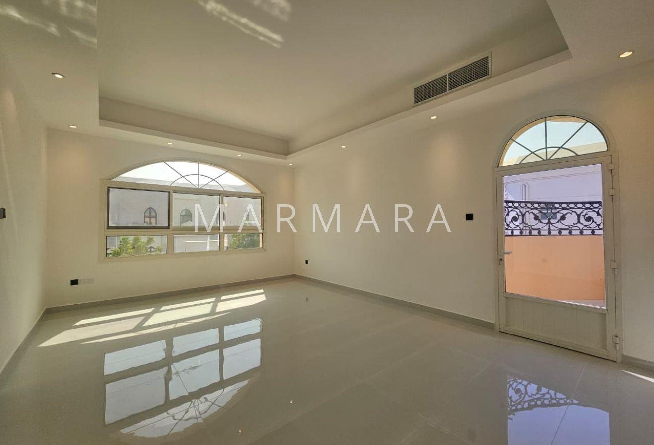 Spacious Renovated Independent villa |Private pool photo 15