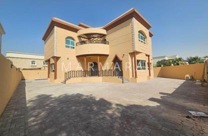 Villa - 5 - 6 for rent in Al Manara - Dubai