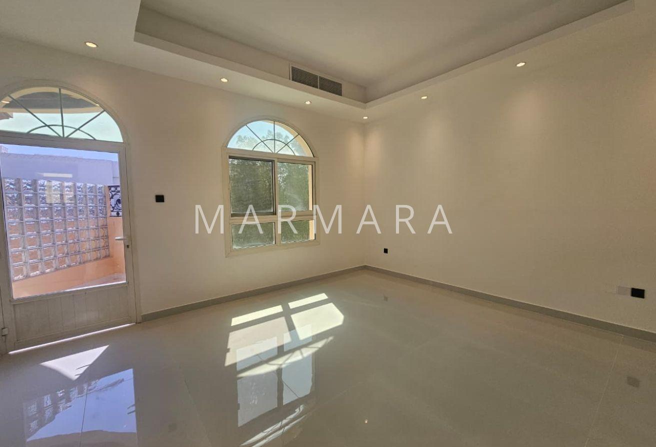 Spacious Renovated Independent villa |Private pool photo 6