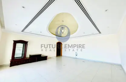 Apartment - 4 Bedrooms - 5 Bathrooms for rent in Gulf Tower A - Oud Metha - Bur Dubai - Dubai