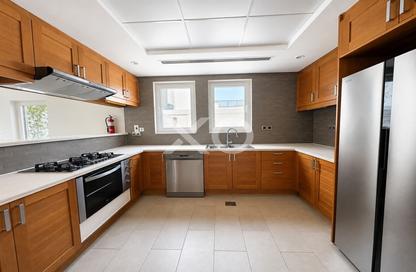 Villa - 3 Bedrooms - 4 Bathrooms for rent in District 6 - Jumeirah Park - Dubai