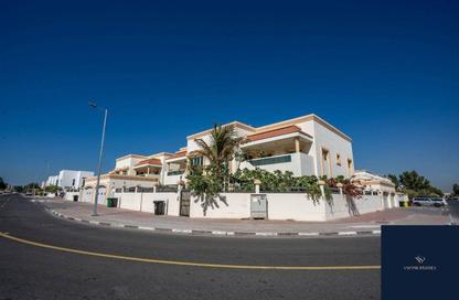 Villa - Studio - 7 Bathrooms for rent in Umm Suqeim 1 Villas - Umm Suqeim 1 - Umm Suqeim - Dubai