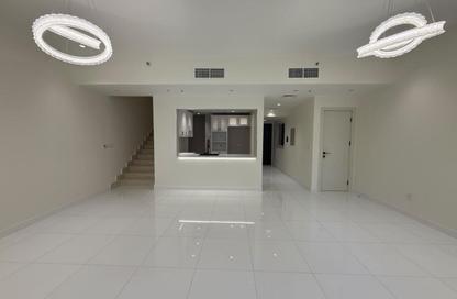Apartment - 2 - 2 for sale in Edmonton Elm - District 3 - Jumeirah Village Triangle - Dubai