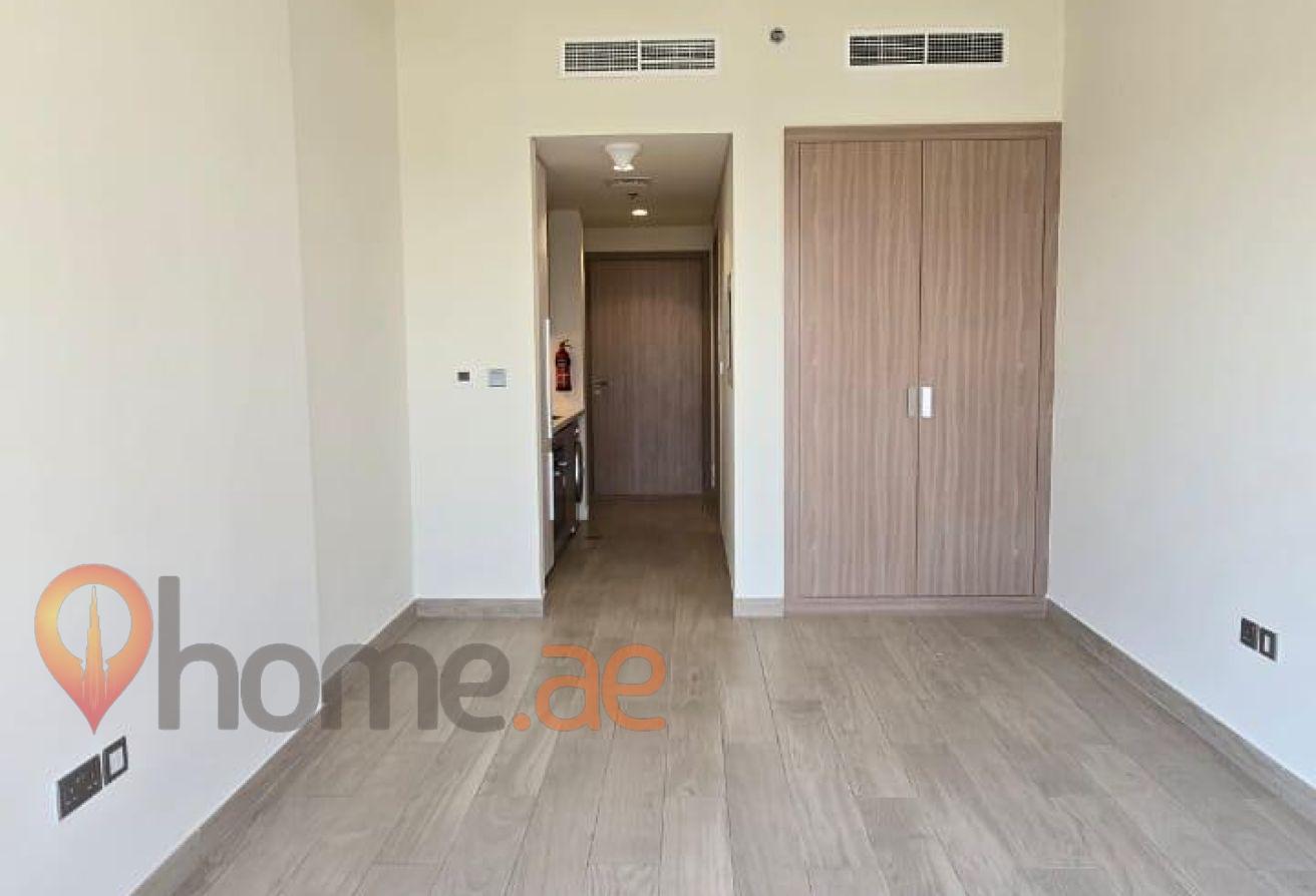 Spacious Studio | Vacant | Unfurnished photo 2