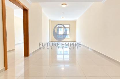 Apartment - 1 - 2 for rent in Abdul Rahim Mohd Al Zarooni Building - Al Mankhool - Bur Dubai - Dubai