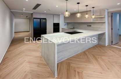 Apartment - 2 - 3 for sale in Marina Residences 6 - Marina Residences - Palm Jumeirah - Dubai