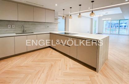 Apartment - 2 - 3 for sale in Marina Residences 6 - Marina Residences - Palm Jumeirah - Dubai