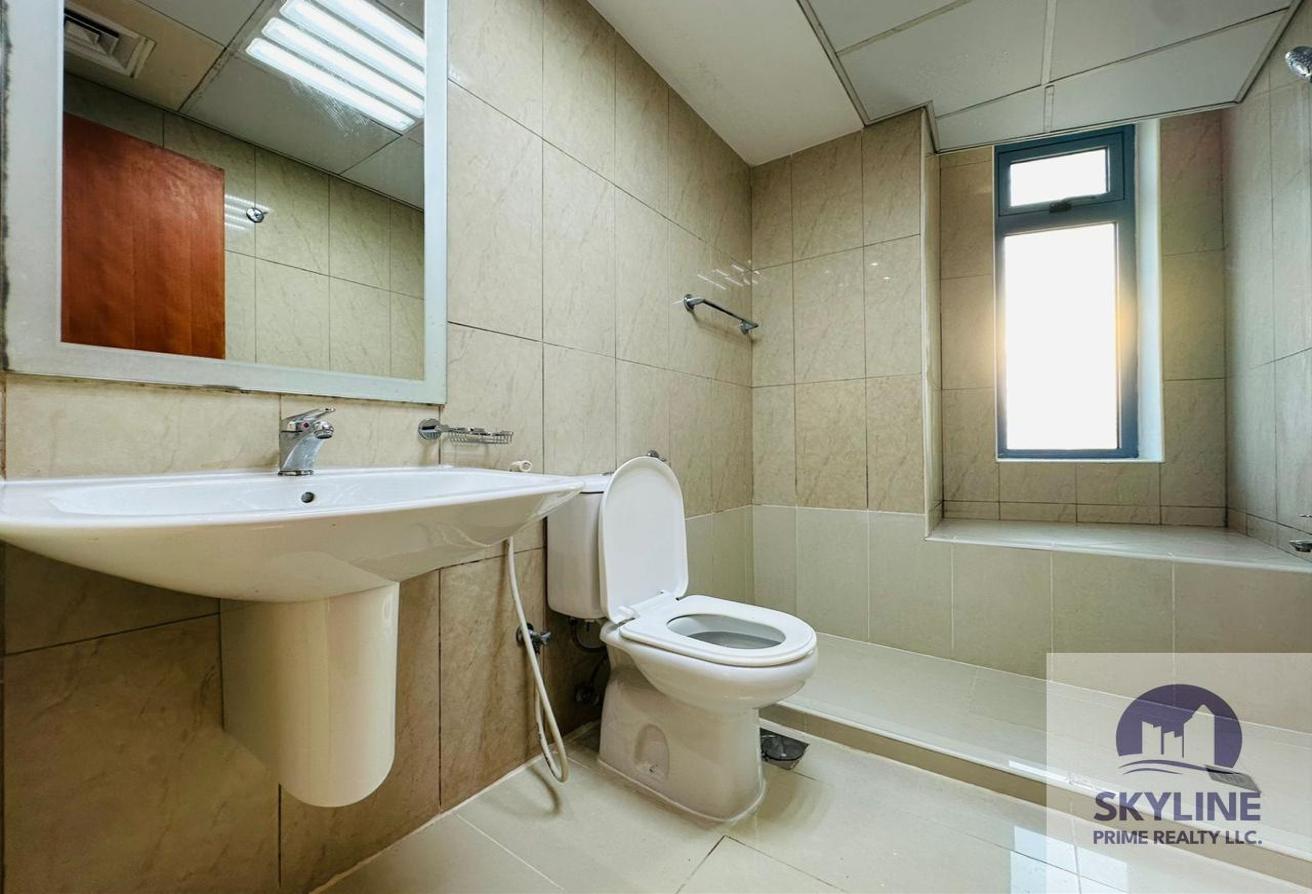 SPACIOUS LAYOUT l READY TO MOVE l VACANT photo 11