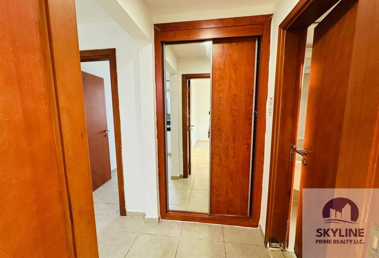 SPACIOUS LAYOUT l READY TO MOVE l VACANT photo 7