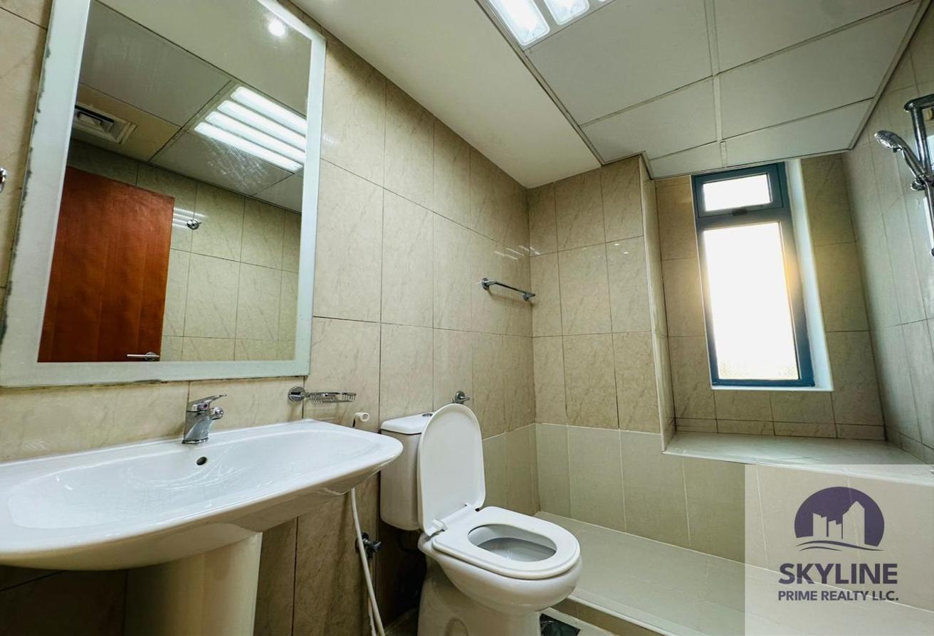 SPACIOUS LAYOUT l READY TO MOVE l VACANT photo 10