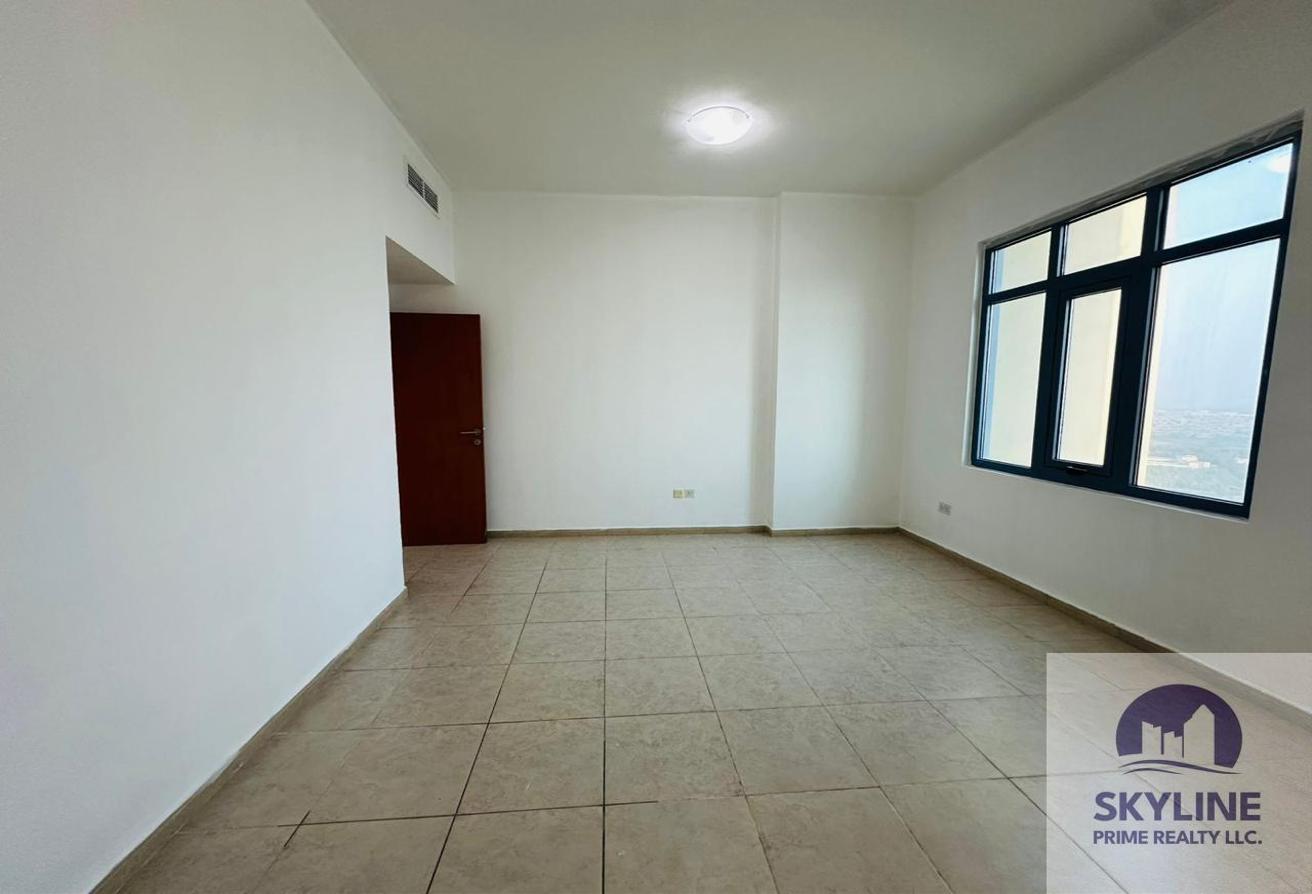 SPACIOUS LAYOUT l READY TO MOVE l VACANT photo 4