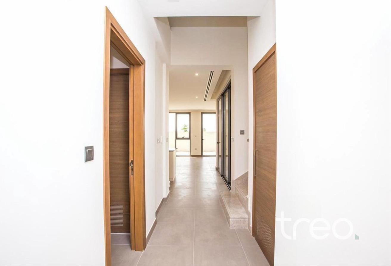 Parkview | Amazing Location | Vacant Now photo 2
